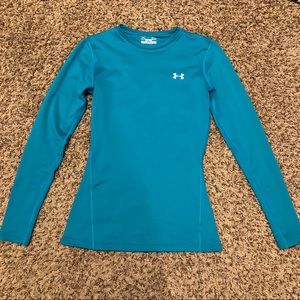 Long-sleeve underarmour top